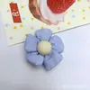 Color Caramelo Tela Flores Pequeñas Multicolor Flor de Cinco Pétalos Accesorios Broche Bolsa Decoración DIY Tela Hecho a Mano Venta al por Mayor