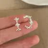 Pendientes de Flor con Forma de C de Circonita Negra de Lujo Accesible y de Gama Alta, Diseño de Nicho, Pendientes de Moda Elegantes y con Estilo