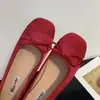 Zapatos de mujer para aumentar la altura, nuevos bailarinas de estilo francés otoño 2026 para combinar con faldas