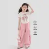 Conjunto de Verano para Niñas Nuevo Elegante Estampado de Dibujos Animados Camiseta de Manga Corta y Pantalones Cargo Conjunto de Dos Piezas para Estudiantes de Secundaria