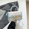 Estilo Coreano Fresco Tendência Moda Verão 2025 Bolsa Transversal Simples Bolsa de Ombro Feminina Bolsa Pequena Estilo Chanel de Luxo Leve