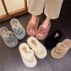 Chinelos de Pelúcia Macios de Tamanho Grande 7cm para Uso Externo, Modelo Slip-On Rasteiro, Novo Estilo Espesso de Outono, Modernos e Fashion