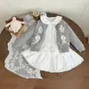 Conjunto Estilo Academia para Niñas Colección Primavera 26: Cárdigan de Punto Único Estilo Miu con Cuello Redondo y Patrón de Diamantes Combinado con Falda de Encaje