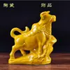 Vaca de Cerâmica Vaso Sanitário Vaso Sanitário Absorvente de Água Decorações para Casa Wangcai Tang Sancai Vaca Amarela Búfalo Ornamentos da Sorte