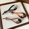 Pinza de pelo trenzada de alta gama con forma de tiburón para mujer, accesorio para el cabello, color marrón perlado, 2024