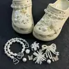 Zapatos Vintage Perforados con Abalorios de Alta Resistencia, Decoraciones de Flores Plateadas Perla, Hebillas de Zapato de Lujo y Accesorios para Zapatos de Ballet