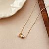 Collar de tres piezas con perlas de agua dulce bañadas en oro auténtico para mujer, diseño de nicho, estilo moderno y elegante, cadena de clavícula de estilo frío.