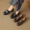 Mocassins femininos sem cadarço de sola grossa, nova coleção outono 2026, sapatos pequenos de couro estilo britânico, calçados femininos da moda