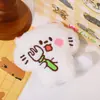 Nuevo colgante de gatito de peluche, gatito de dibujos animados lindo de tres flores, accesorios para zapatos y calcetines, lindo charm para bolso