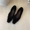 Sapatos de veludo retrô para aumentar a altura em formato de rolinho de ovo, sapatilhas elegantes e versáteis, estilosas e da moda, novidades de outono 2026