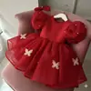 Vestido preto para meninas com mangas bufantes, adornos de pérolas, design de borboleta tridimensional, saia rodada, adequado para primeiro aniversário, casamento ou dama de honra