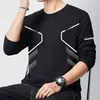 Camiseta de manga larga para hombre, adecuada para primavera y otoño, corte holgado, cuello redondo, capa interior fina, base elástica, versátil y moderna