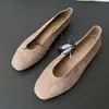 Sapatos Femininos 2026 Outono Novo Bico Quadrado Plano Francês Slip-on Tamanho Grande Solado Macio Sapatos Comércio Exterior Atacado