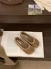 Sapatos Retro de Camurça com Estampa de Leopardo, Bico Redondo, Tira Única, Bico Dividido, Pata de Porco, com Pelúcia Adicionada, Sapatos Mary Jane Birkenstock Femininos para Outono e Inverno