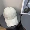 Boné de Beisebol Vintage Desgastado para Mulheres com Aba Larga, Proteção Solar e Design de Aba Flare para Efeito Emagrecedor - Coleção Primavera/Verão