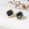 Pendientes de aguja plateada con forma geométrica de diamante cuadrado pequeño, color caramelo, estilo natural dulce que combina con todo para mujer