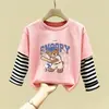 Camiseta de Manga Longa 100% Algodão para Meninos Primavera/Outono 2026 Nova Estilosa Desenho Animado Falso Duas Peças Top Roupa de Primavera Infantil Camisa Base