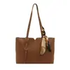 Bolsa Tote Portátil de Costura da Moda Atacado Bolsa Feminina Verão 2025 Nova Bolsa de Ombro de Luxo Leve Bolsa de Ombro para o Trabalho