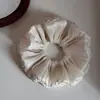 Scrunchie Plissado Flor de Botão Levemente Luxuoso e Elegante, Elástico de Cabelo Simples Versátil de Alta Qualidade, Novo Acessório de Cabelo para Mulheres