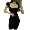 Falda de cadera francesa pura y sexy para mujer Verano nuevo adelgazante de cintura Diseño de cuello cuadrado Hepburn sentido de diseño vestido de nicho