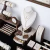 Soporte de Exhibición de Joyería de Nogal Modelo de Collar Set de Exhibición de Joyería Almacenamiento de Pulseras Aretes Bandeja para Joyería de Anillos
