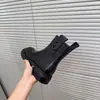Botines retro de moda para otoño, nueva colección 2026, para mujer, de suela plana, estilo británico, negros, brillantes, de suela gruesa, botas Martin que aumentan la altura