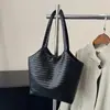 Bolsa de Ombro Grande Capacidade Feminina 2026 Verão Nova Versátil Bolsa para o Dia a Dia Bolsa de Braço Bolsa Tote Tendência Este Ano
