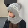 Gorro y Bufanda de Otoño e Invierno Todo en Uno Nuevo Terciopelo de Ardilla Gorro de Nieve Más Lana Felpa Gorro de Punto para Mujer Protección de Orejas Venta al por Mayor