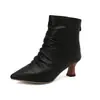 Zapatos de mujer de talla grande transfronterizos, comercio exterior, botas de mujer de talla grande de punta fina, botines de tacón medio europeos y americanos, envío directo desde la fábrica 77-3, comercio exterior