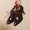 2025 Novos Sapatos de Salto Grosso de Boca Profunda Camada Única Femininos Salto Alto Cadarço Couro Genuíno Estilo Britânico Sapatos de Couro Bico Fino Mocassins de Salto Médio