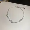 Pulsera Colgante Cruz Flor de Circonita Brillante, Pulsera de Lujo Ligero de Gama Alta, Joyería de Mano Moderna y Elegante para Mujeres