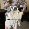 Bolsa Cesta de Legumes Portátil de Grande Capacidade para Deslocamento Transfronteiriço, Bolsa de Ombro Estilo Balde Retrô e Elegante, Bolsa Transversal da Moda para Mulheres