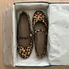 Novos Sapatos Mary Jane com Estampa de Leopardo e Sola Ultra Macia para Mulheres 2026, Sapatos Baixos Estilo Ballet Outono com Tira Única