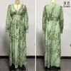 Ropa de mujer para comercio exterior para mercados transfronterizos europeos y americanos, más vendida en sitios independientes, vestido de manga larga con estampado bohemio estilo pastoral y cuello en V