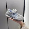 Sapatos casuais da moda e versáteis para meninas, nova coleção outono/inverno 2026, com sola macia, estilo coreano, respiráveis e adequados para uso ao ar livre