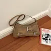 Diseño retro de nicho, elegante y moderno, colección de otoño 2026, bolso de hombro versátil y chic