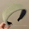 Nueva diadema de ala ancha 2026 para mujer, diseñada para levantar la línea del cabello y mantener el cabello en su lugar mientras te lavas la cara, con un estilo retro adecuado para otoño e invierno, y ofreciendo un aspecto sofisticado