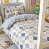 Conjunto de três peças estampado de algodão puro de alta qualidade estilo Ins para dormitório estudantil, lençol de solteiro e lençol com elástico de algodão, atraente