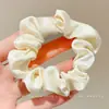 Modelo Nuevo 2025 Scrunchie de Satén Elegante Estilo Coreano para el Cabello para Mujeres, Accesorio de Moda Versátil