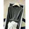 Elegante camiseta de manga larga con estampado de espina de pez para mujer, colección de principios de otoño 2026, favorecedor y elegante color gris, versátil diseño de cuello redondo