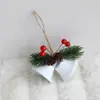 Colgante decorativo de campana de Navidad, doble campana de arte de hierro con piñas y bayas rojas, arreglo de escena para árbol de Navidad, adorno colgante para el hogar en vacaciones