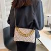 Bolso de hombro de cadena simple nuevo 2022 color liso moda plisado burbuja retro textura casual oblicuo pequeño cuadrado