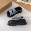Sandálias de plataforma com uma tira para aumentar a altura para mulheres baixinhas, novo verão 2026, respiráveis, para uso externo, versáteis, casuais, calçados femininos Birkenstock