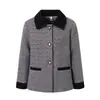 Elegante y sofisticada chaqueta estilo Chanel para mujer, adecuada para mujeres de mediana edad y mayores de 50 años, colección primavera/otoño 2026, con cuello mao