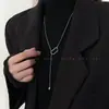 Collar Largo Estilo Chica Picante Dulce y Fresco con Cordón de Cuero Rojo en Forma de Corazón para Mujer, Cadena para Suéter Retro de Alta Gama Ajustable para Otoño e Invierno