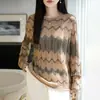 Coleção Outono/Inverno 2026 Transfronteiriça: suéter de lã de malha fina com gola redonda e mangas compridas, com design vazado e listras coloridas