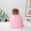 Novo chapéu de lã com pompom de pelo de guaxinim de cores mistas para moda feminina outono e inverno, chapéu de tricô quente, chapéu simples estilo coreano em formato de cúpula