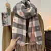 Bufanda Estilo Coreano 2025 Invierno Bufanda de Alta Gama Chal Versátil Corazón Nuevo Cálido Cuadros Imitación Cachemir