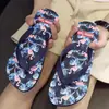 Chanclas para hombre, sandalias de playa de verano de moda para exteriores, pantuflas antideslizantes y resistentes al desgaste para hombre