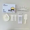 Set de vajilla desechable para pastel, incluye seis piezas, para fiestas de cumpleaños; fabricante de cuchillos, tenedores y platos para pastel; set de caja de regalo